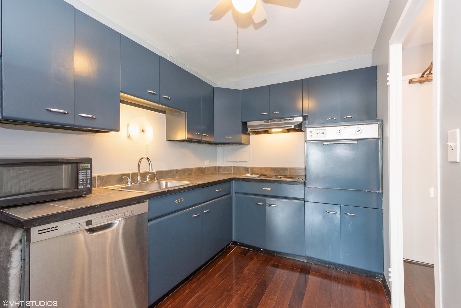 6157 North Sheridan Road, Unit 25L Chicago, IL 60660 - Photo 7 of 12