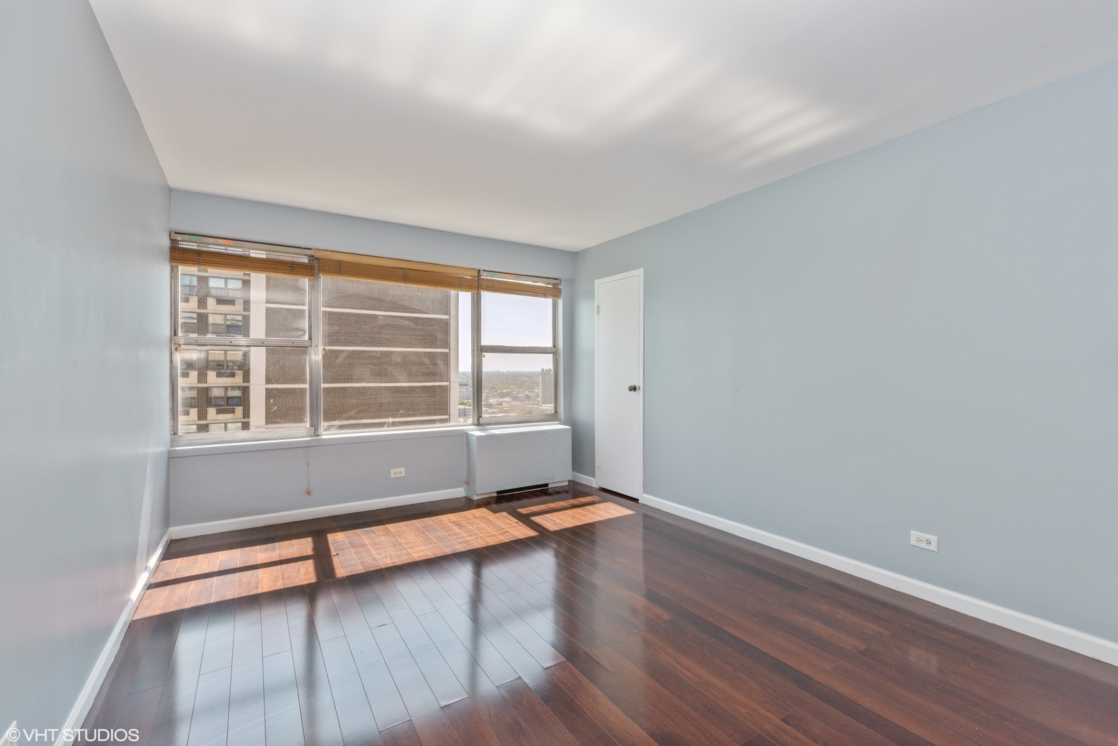 6157 North Sheridan Road, Unit 25L Chicago, IL 60660 - Photo 9 of 12