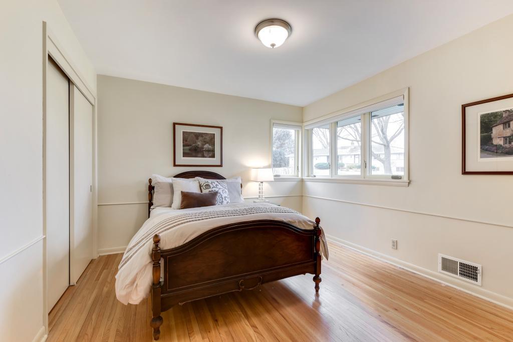 140 Gleahaven Road Wayzata, MN 55391 - Photo 14 of 24 Gallery Image 14