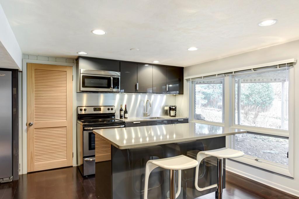 140 Gleahaven Road Wayzata, MN 55391 - Photo 19 of 24 Gallery Image 19