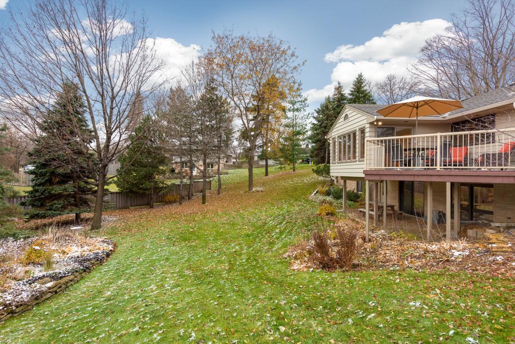 140 Gleahaven Road Wayzata, MN 55391 - Photo 23 of 24 Gallery Image 23