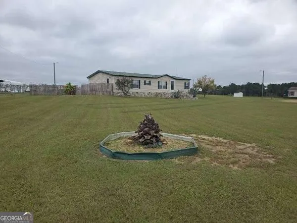 $229,000 | 339 Chapel Hill Circle, Unit 15, Enigma, GA 31749