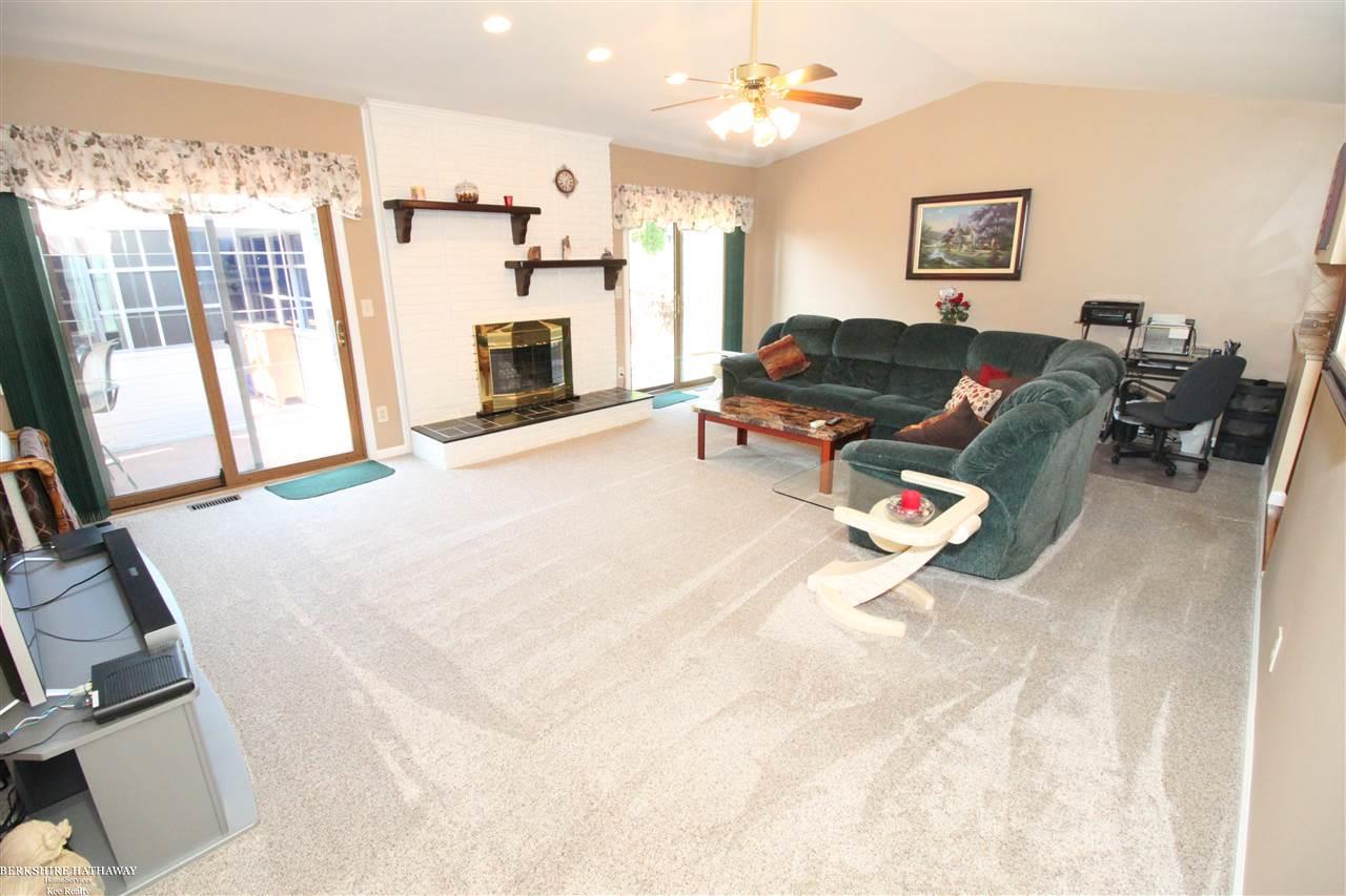 47181 Barbara Road Macomb, MI 48044 - Photo 10 of 34 31395494-9.JPG
