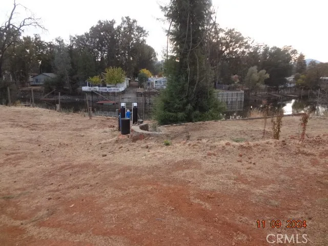 a side view of a lake view