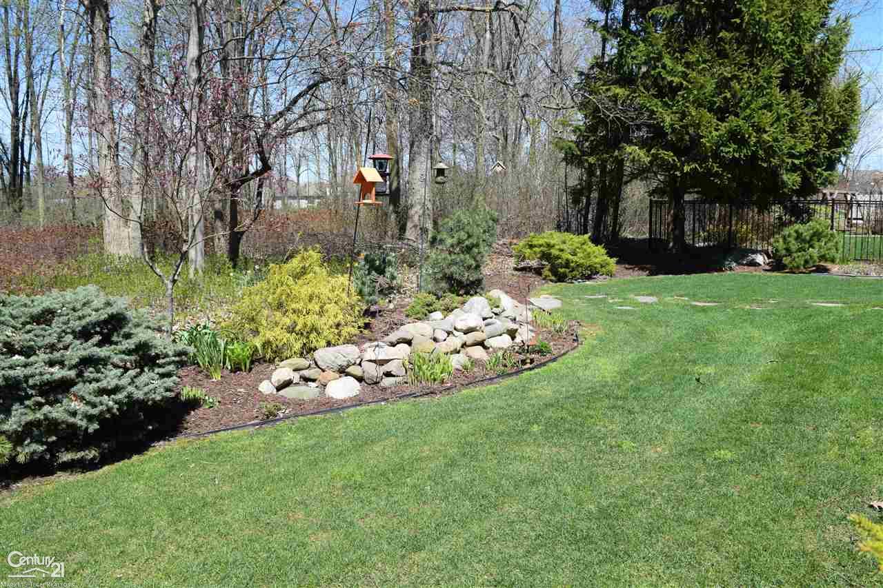 49253 Monte Road New Baltimore, MI 48047 - Photo 19 of 73 50010442-18.JPG
