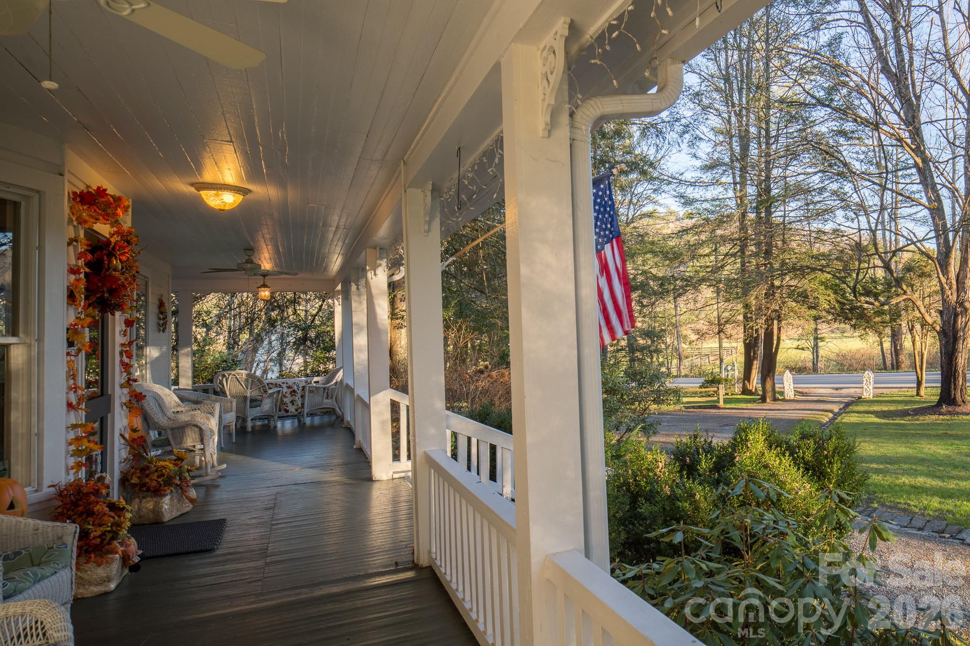 4584 Highway 194 Sugar Grove, NC 28679 - Photo 10 of 48