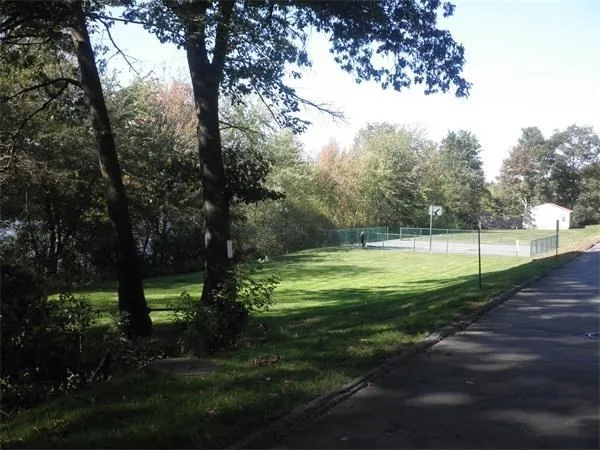 $239,900 | 34 Thayer Pond Drive, Unit 8, Oxford, MA 01537