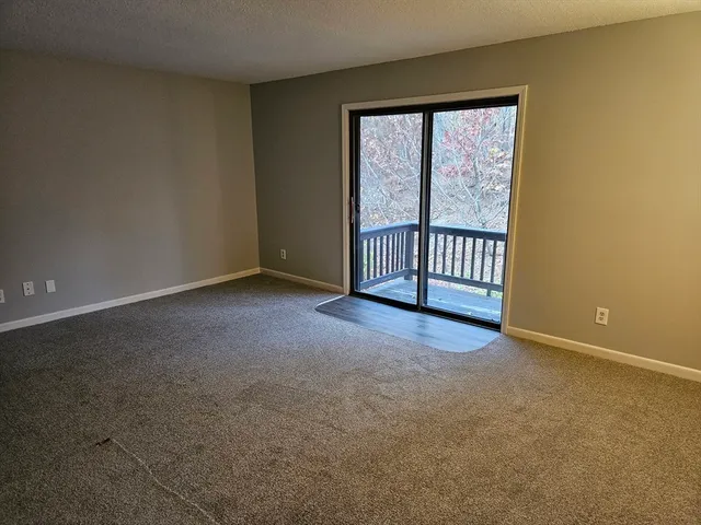 $239,900 | 34 Thayer Pond Drive, Unit 8, Oxford, MA 01537