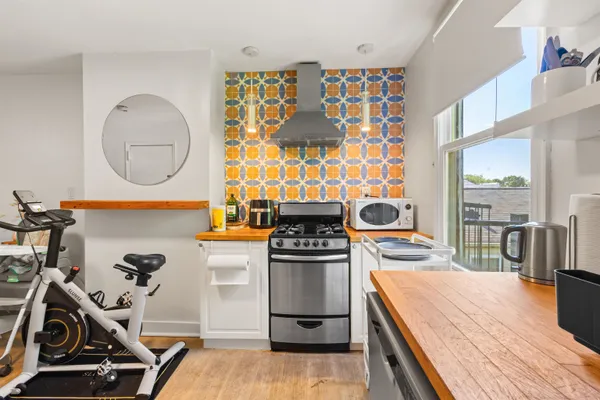 $2,600 | 49 A Jewett Avenue, Unit 4, Jersey City, NJ 07304