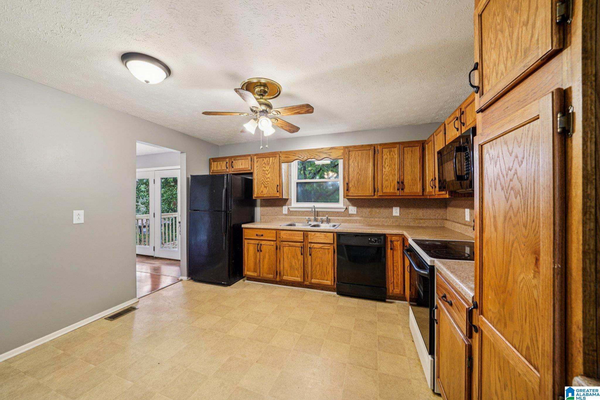 5327 Dixieland Road Birmingham, AL 35210 - Photo 12 of 37