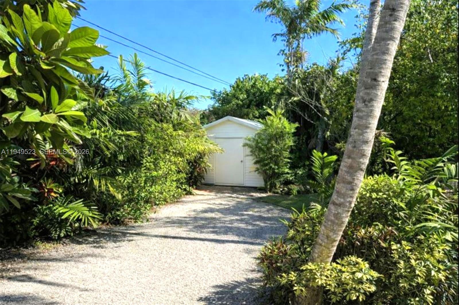 5827 Southwest 29th Street Miami, FL 33155 - Photo 20 of 21 Yard