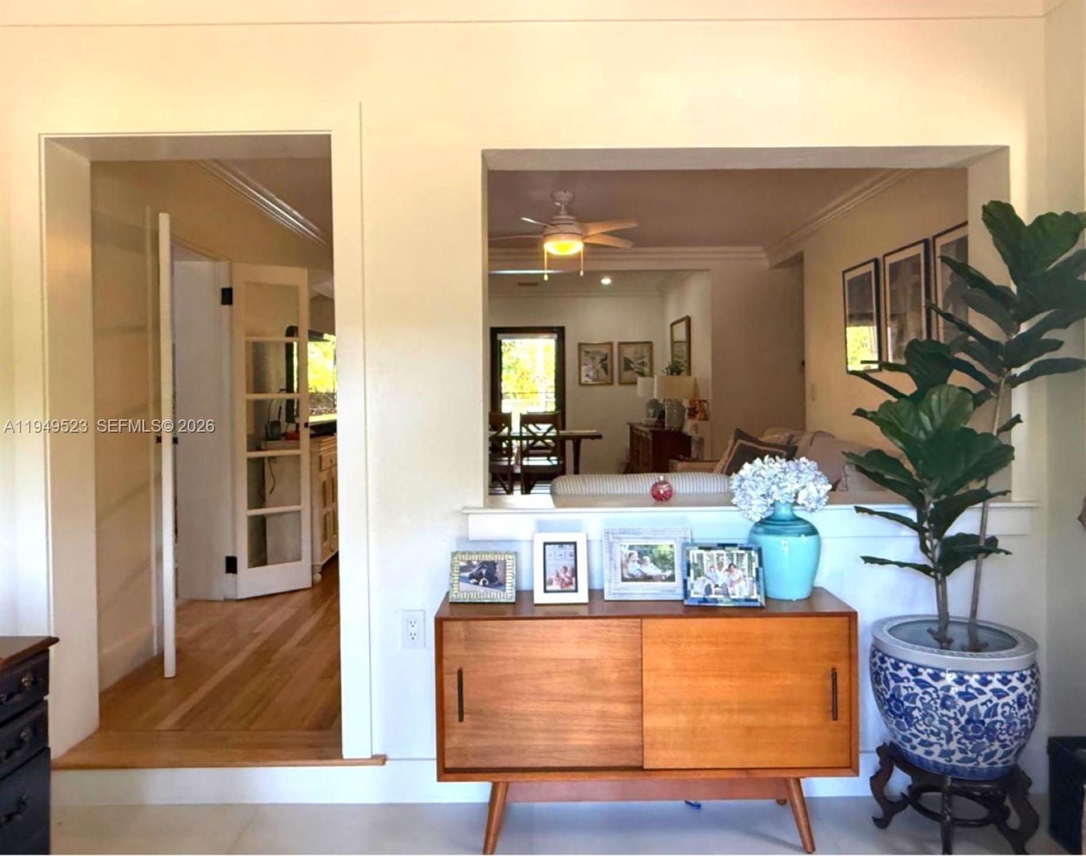 5827 Southwest 29th Street Miami, FL 33155 - Photo 4 of 21 Foyer.