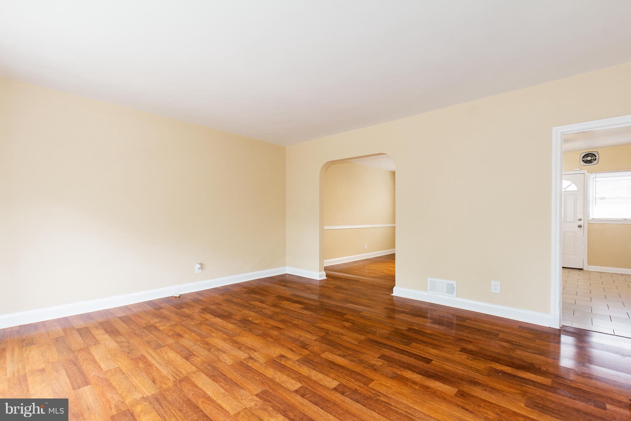 1225 Ramblewood Road Baltimore, MD 21239 - Photo 2 of 28 Living Room