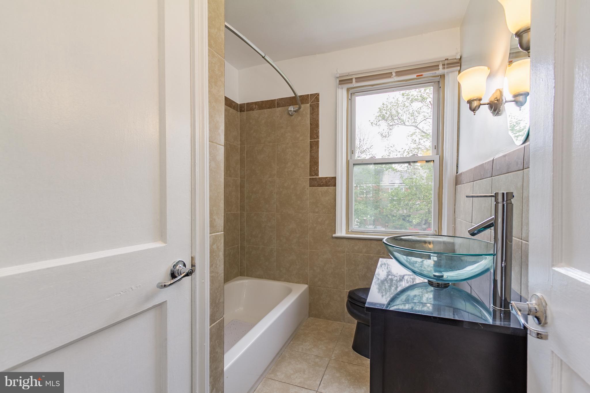 1225 Ramblewood Road Baltimore, MD 21239 - Photo 13 of 28 Bath