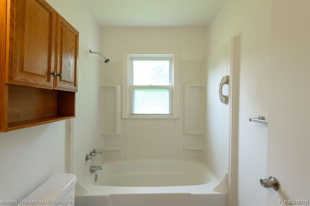42913 Fret Road Belleville, MI 48111 - Photo 16 of 32
