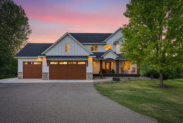 $899,900 | 21690 Harvest Hills Drive, Prior Lake, MN 55372