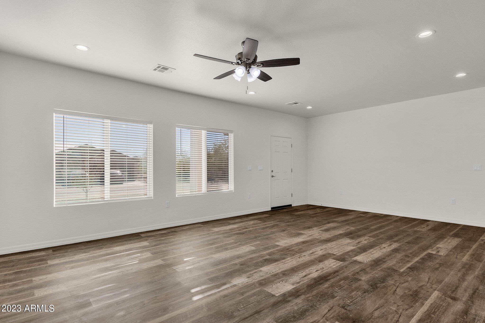 13702 South Del Rio Road Arizona City, AZ 85123 - Photo 9 of 38 8-web-or-mls-12723-w-delwood-dr