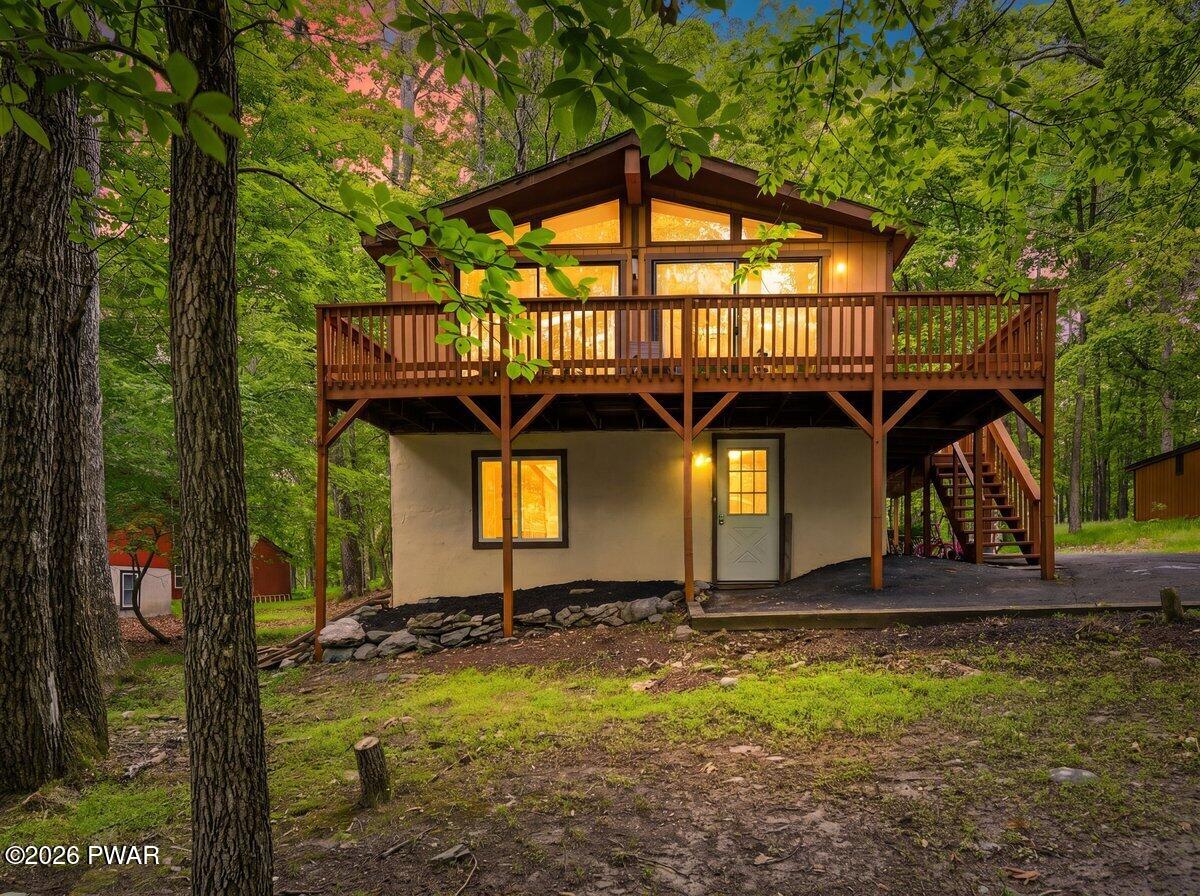 105 Doe Loop Bushkill, PA 18324 - Photo 2 of 23