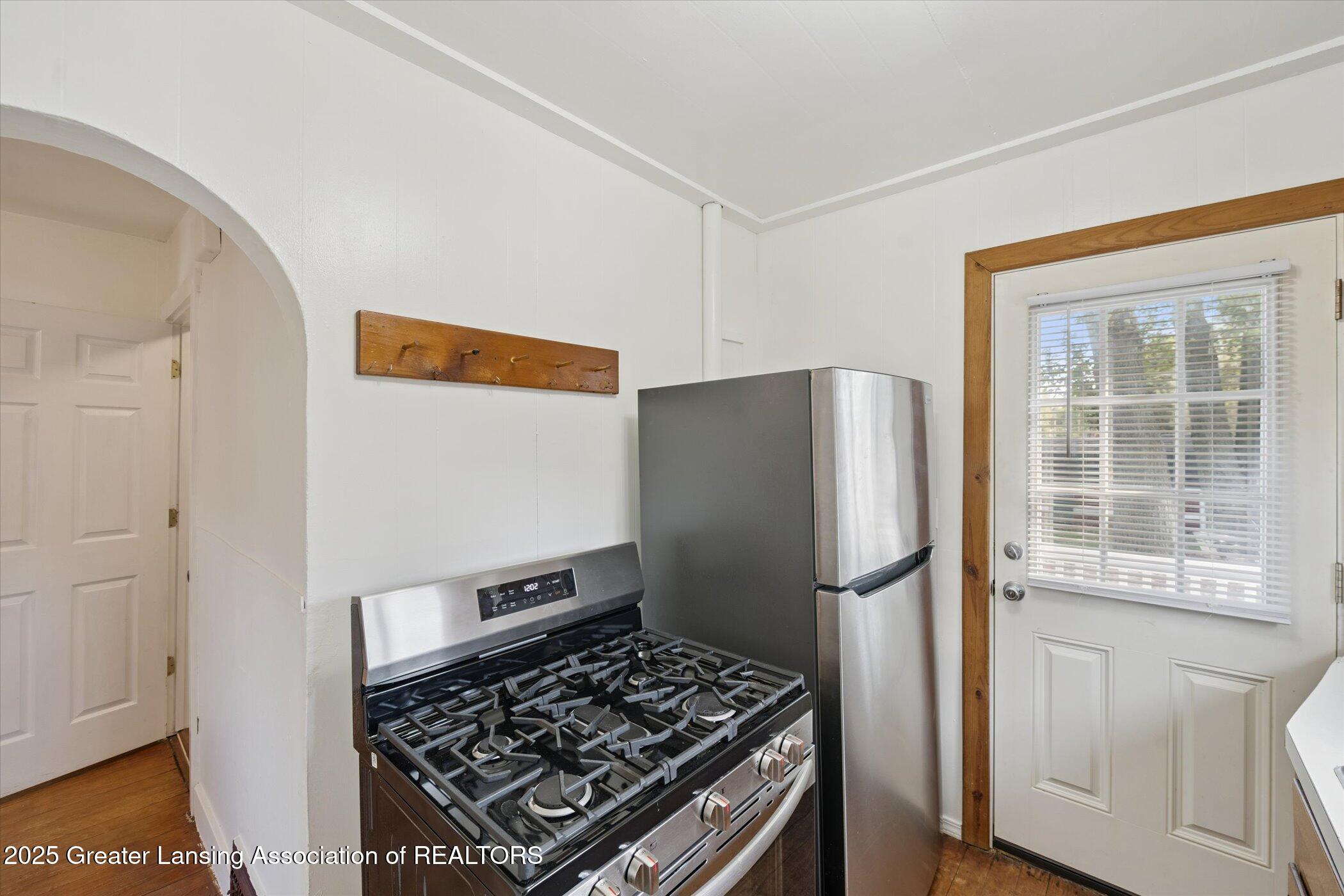 3429 Northdale Road Lansing, MI 48906 - Photo 12 of 40 14-3429-Northdale-Rd-Lansing-MI-48906-Wi