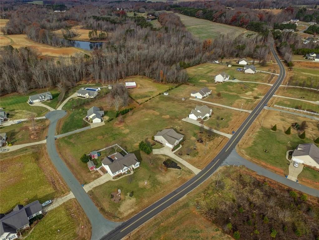 8047 Pritchett Road Browns Summit, NC 27214 - Photo 5 of 30 Gallery Image 5