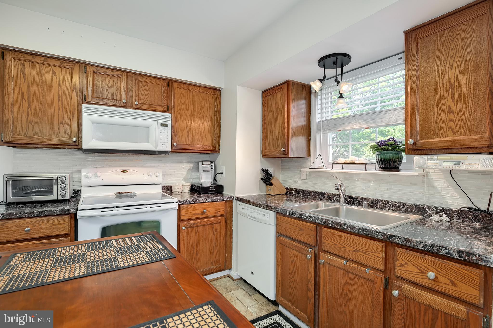 6718 Killdeer Court Frederick, MD 21703 - Photo 13 of 30 Kitchen