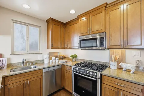 $1,098,000 | 88 Alta Vista Way, Daly City, CA 94014