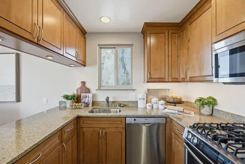 $1,098,000 | 88 Alta Vista Way, Daly City, CA 94014