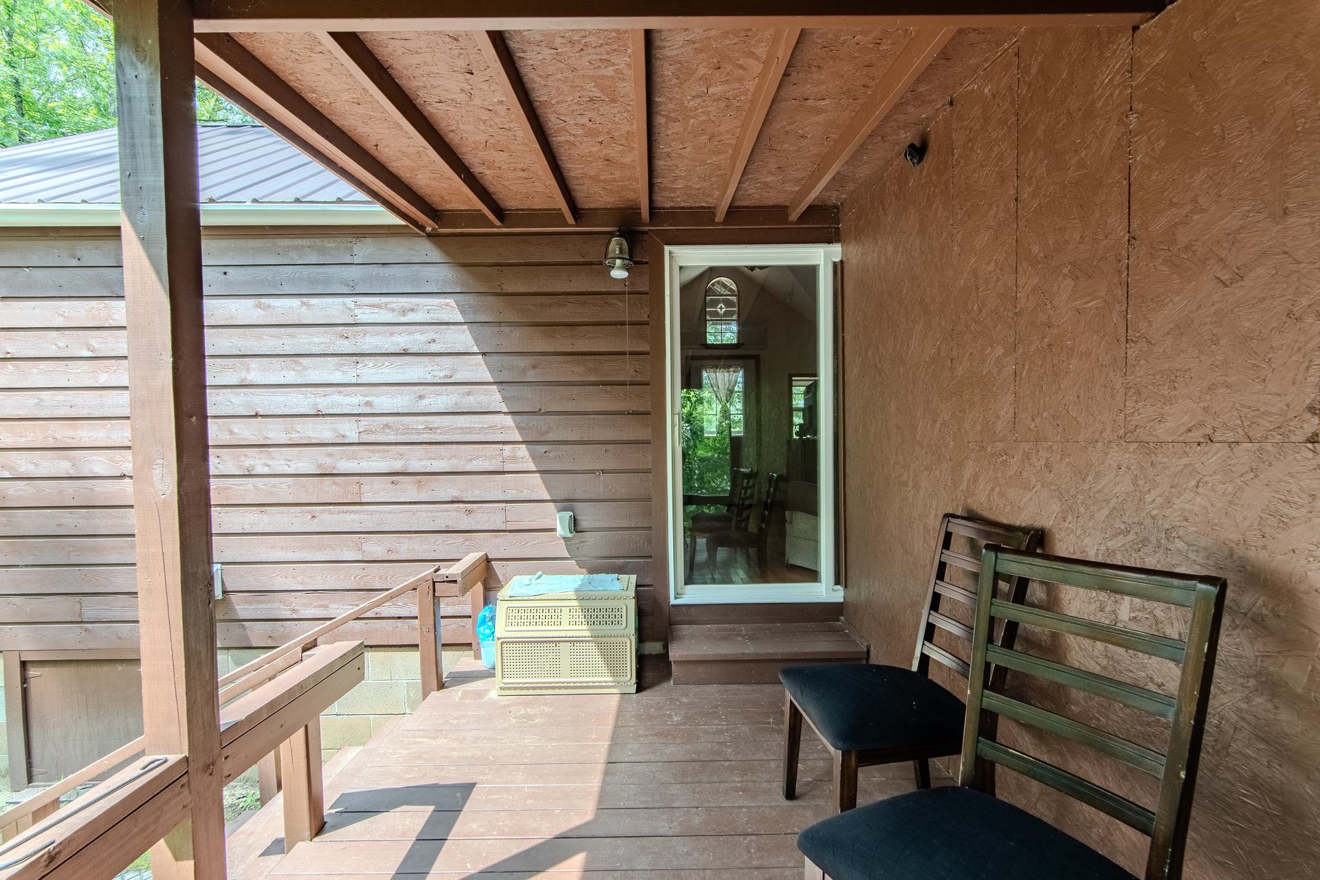 23 Old Ferry Road Bath Springs, TN 38311 - Photo 27 of 40 a view of sitting area in balcony