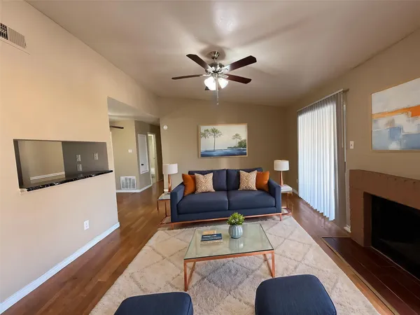 $1,325 | 12655 Ashford Meadow Drive, Unit D, Houston, TX 77082