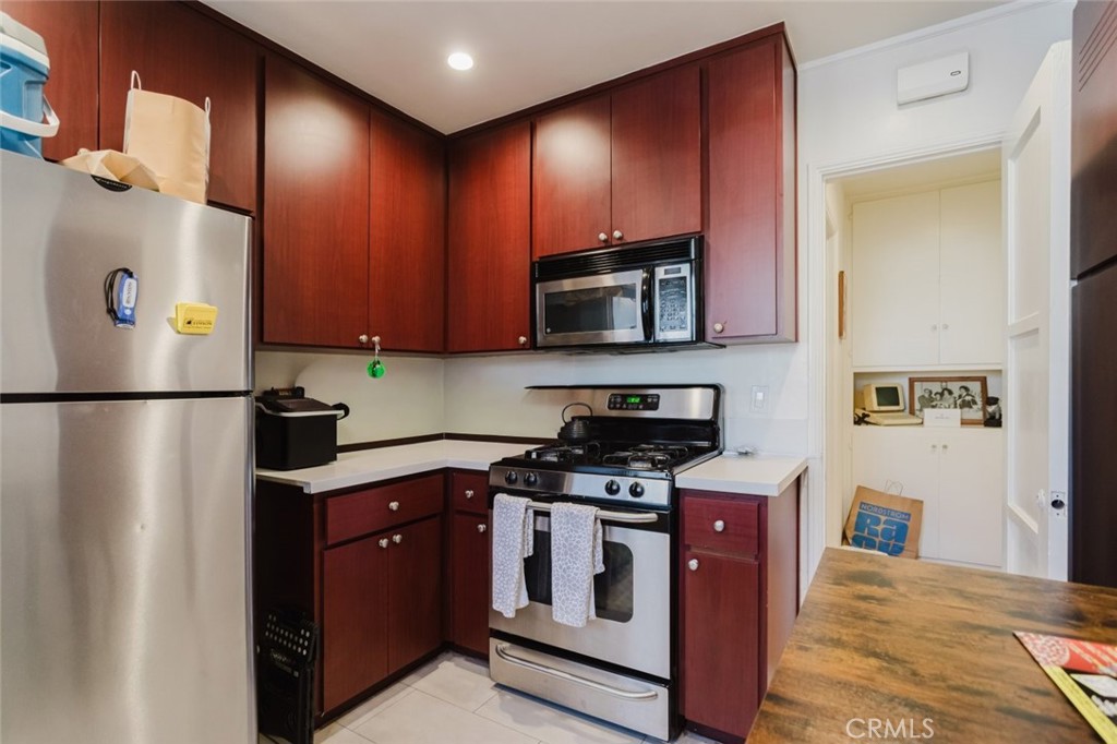 817 North Verdugo Road Glendale, CA 91206 - Photo 22 of 44