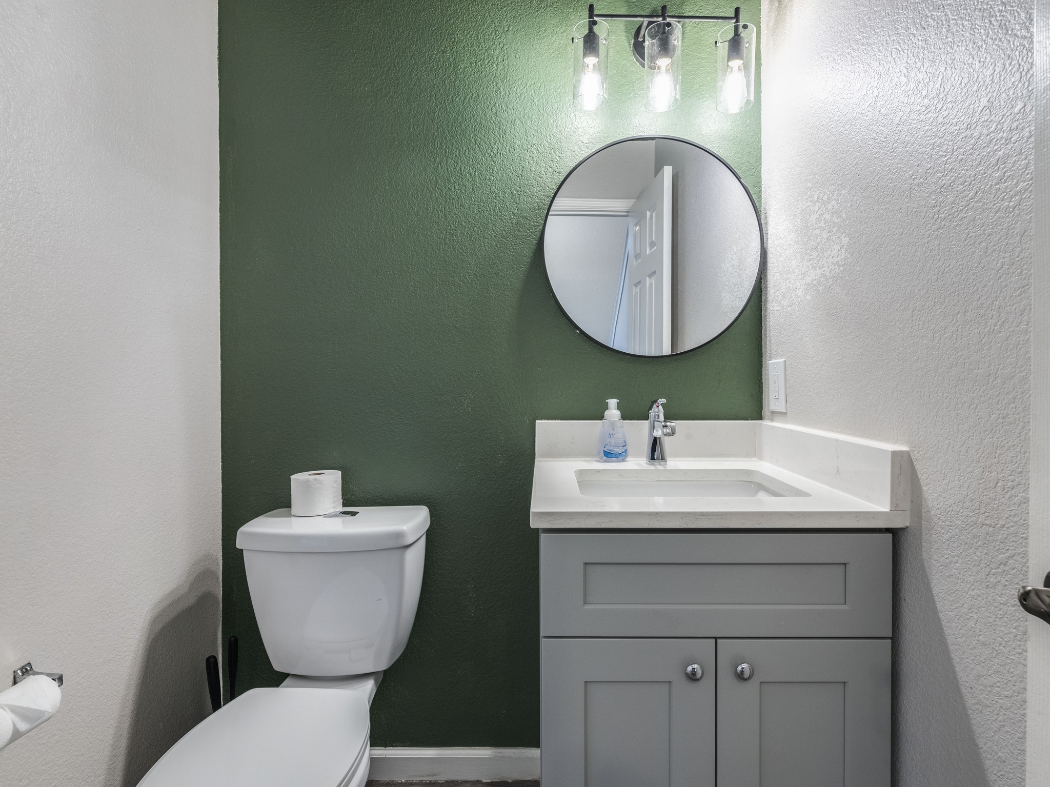 1415 Roxanne's Run Pflugerville, TX 78660 - Photo 16 of 30 A compact and thoughtfully designed bathroom, offering both comfort and utility.