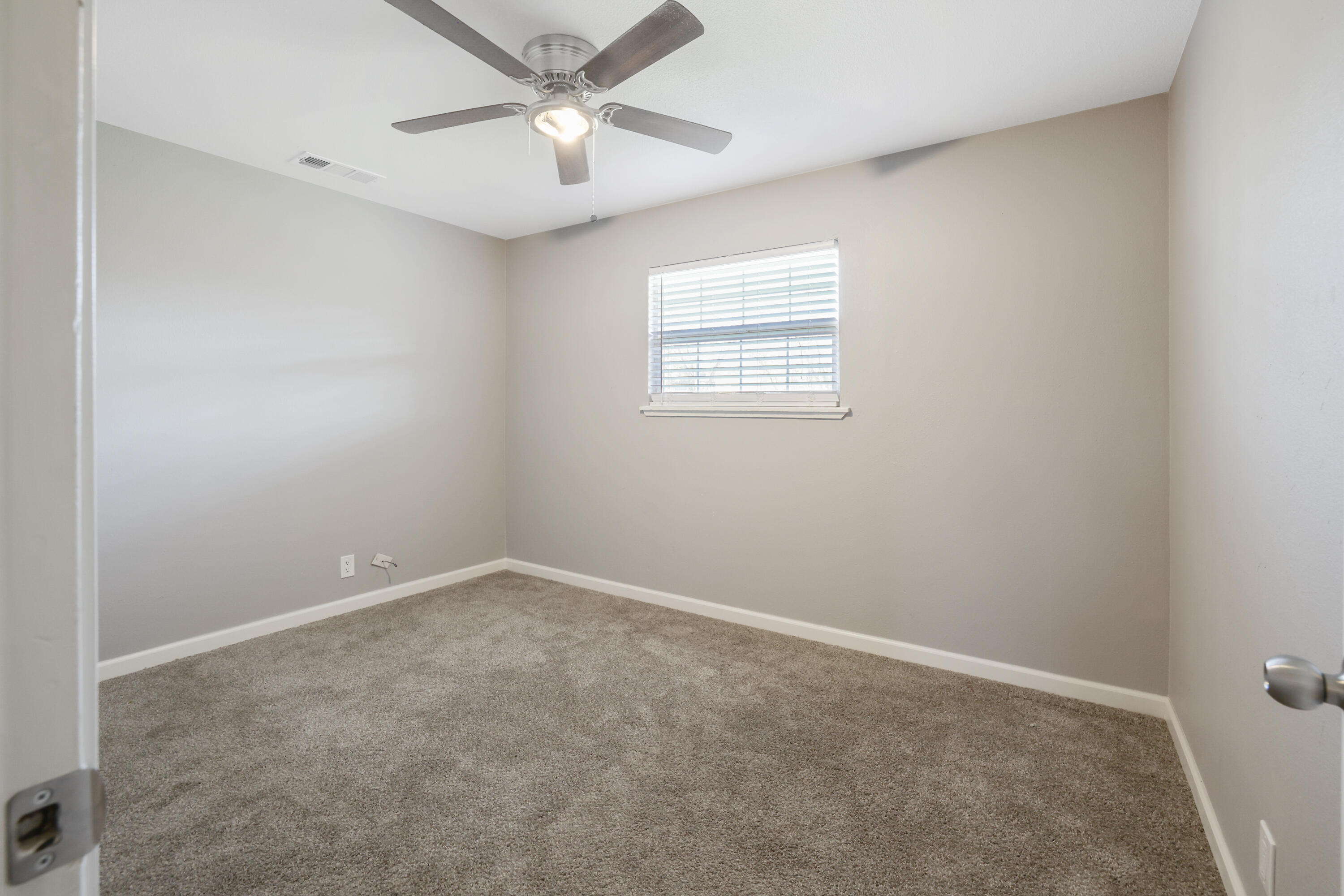 956 West 24th Street Merced, CA 95340 - Photo 17 of 25 D50A3152