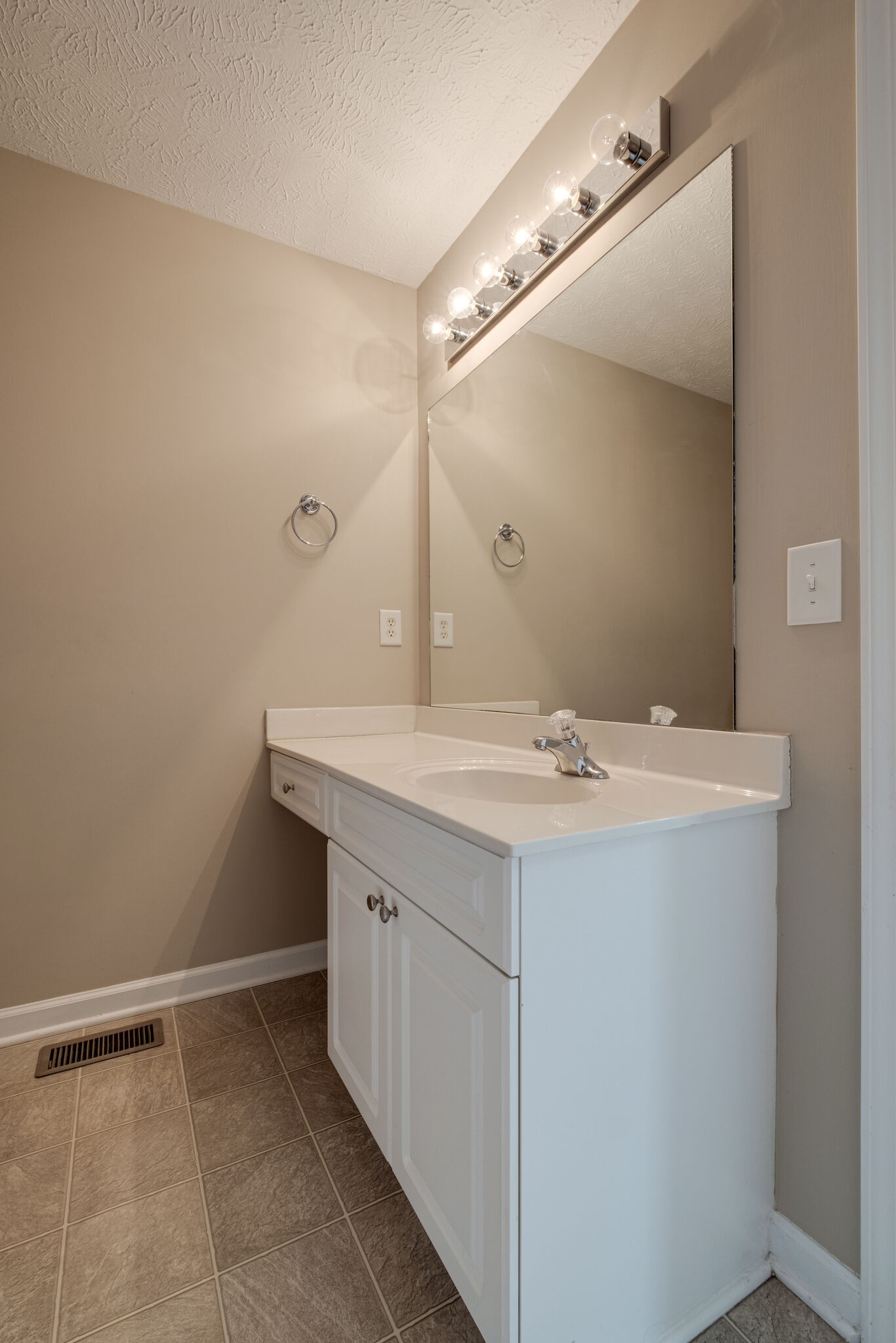 3001 Hamilton Church Road, Unit 306 Antioch, TN 37013 - Photo 24 of 27 Gallery Image 24