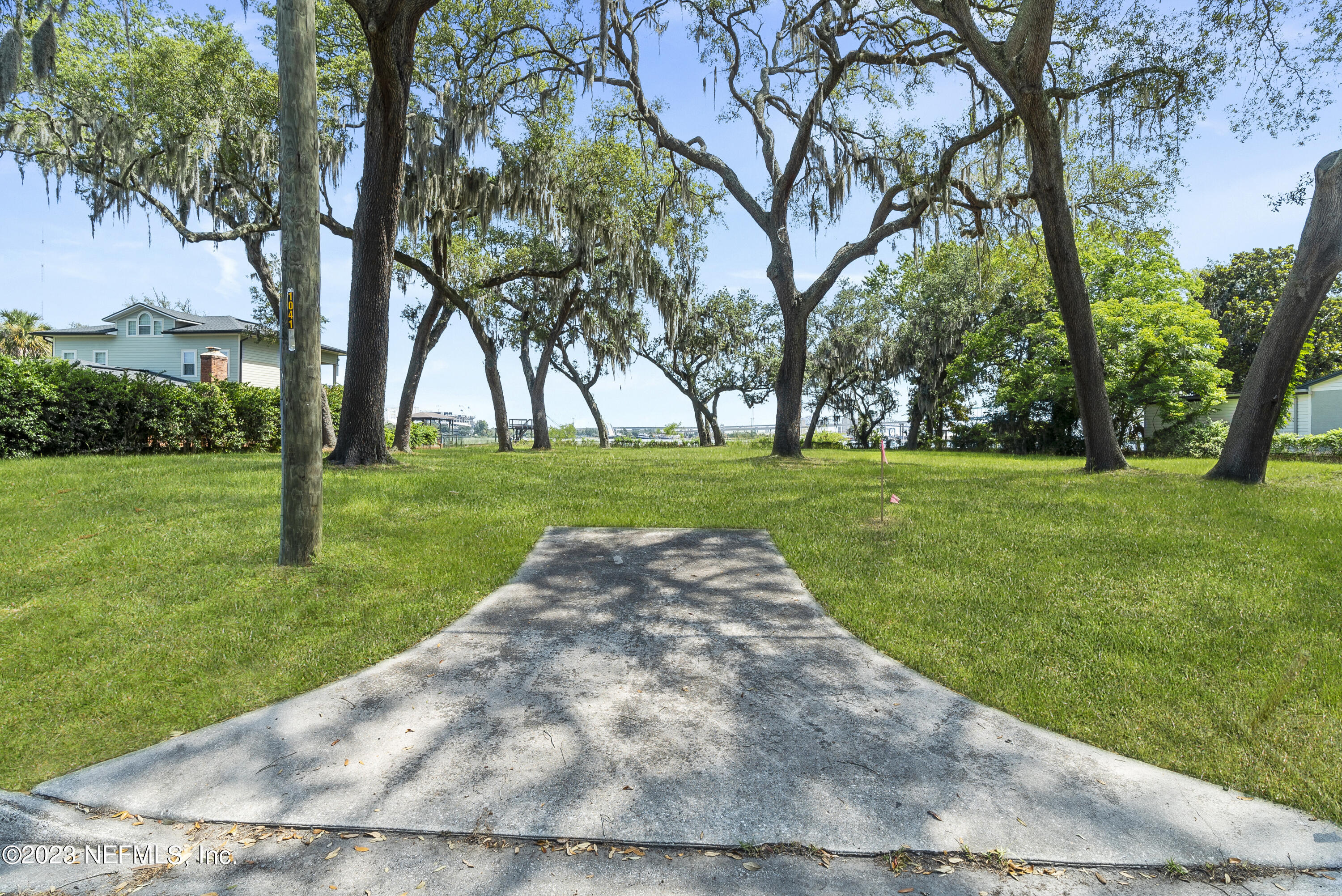 1049 Nicholson Road Jacksonville, FL 32207 - Photo 8 of 24 a view of a park with trees