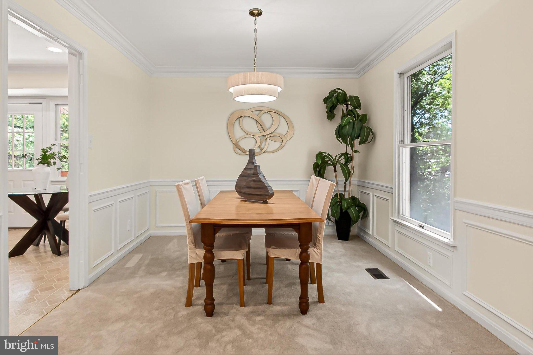 6908 Rochambeau Place Springfield, VA 22153 - Photo 14 of 70 Bright dining space with newer light fixture