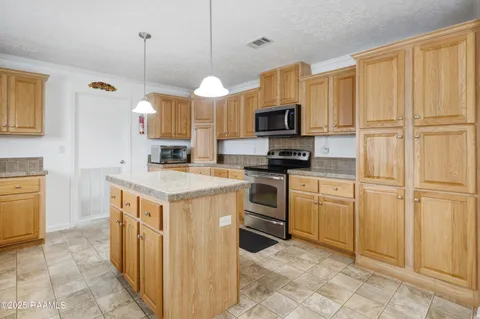 $166,500 | 261 St Christopher Avenue, Opelousas, LA 70570