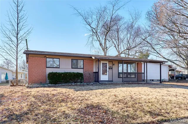 $179,900 | 1610 Jackson Lane, Florissant, MO 63031