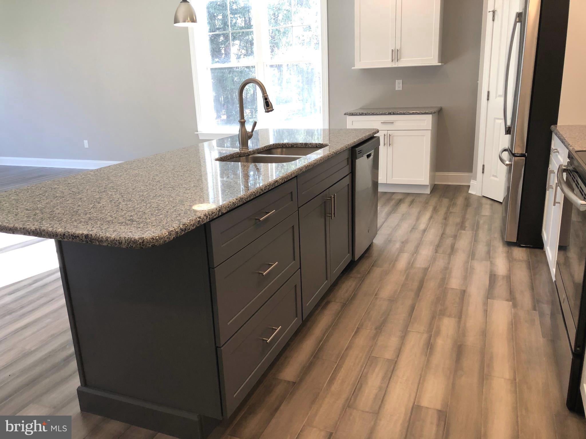 Kitchen Island with cabinets and dishwasher