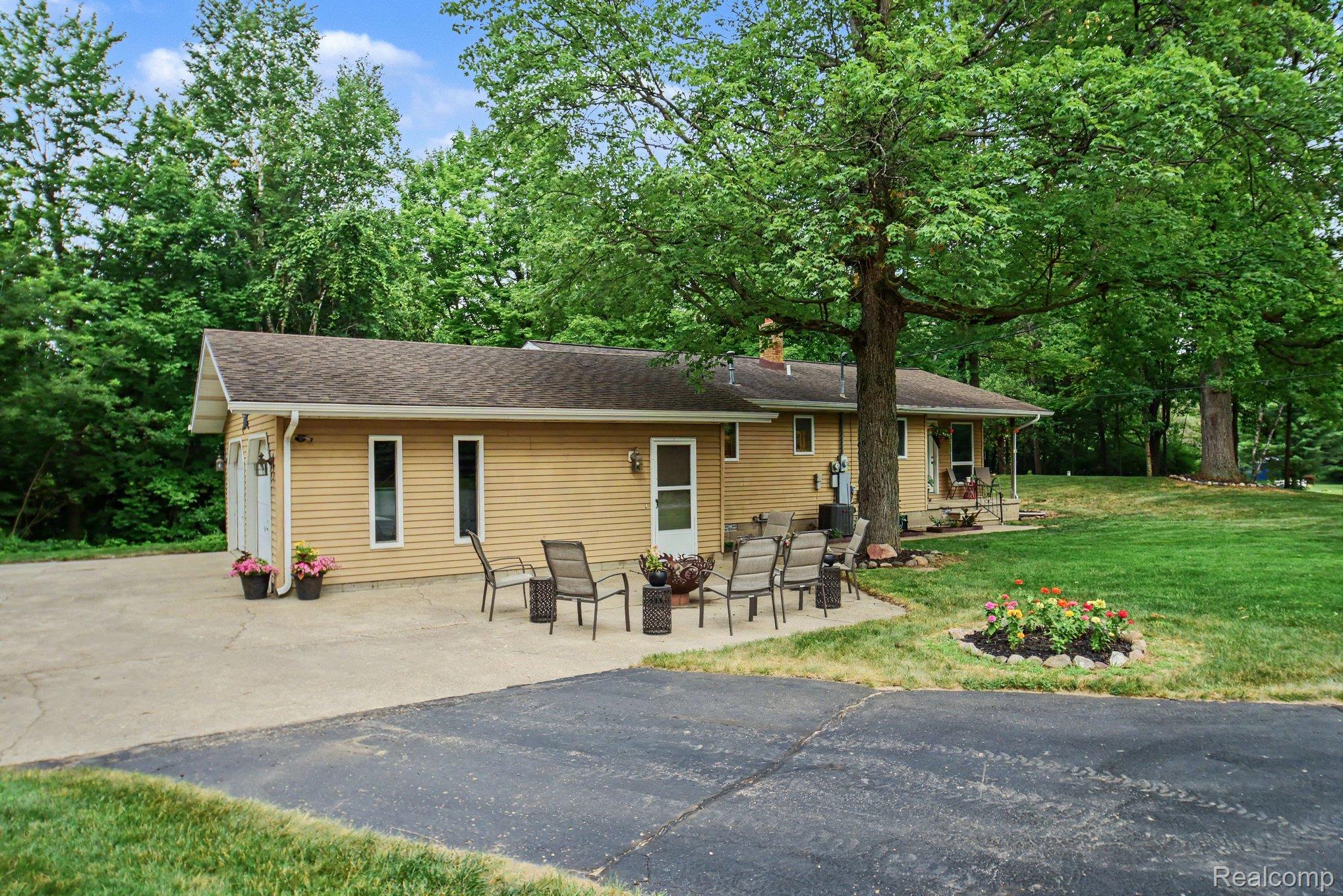 1646 Boy Scout Road Caro, MI 48723 - Photo 23 of 28 Ranch-style residence featuring tan siding and a dark shingle roof