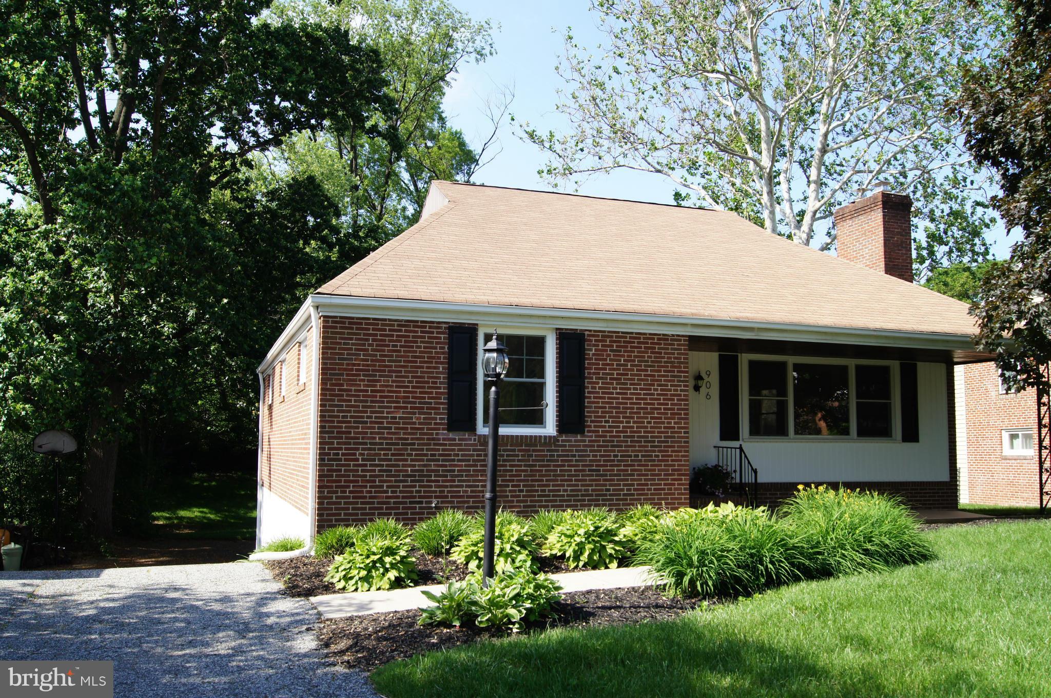 906 Rappaix Court Baltimore, MD 21286 - Photo 2 of 29 Lots of space...deceptively large home.