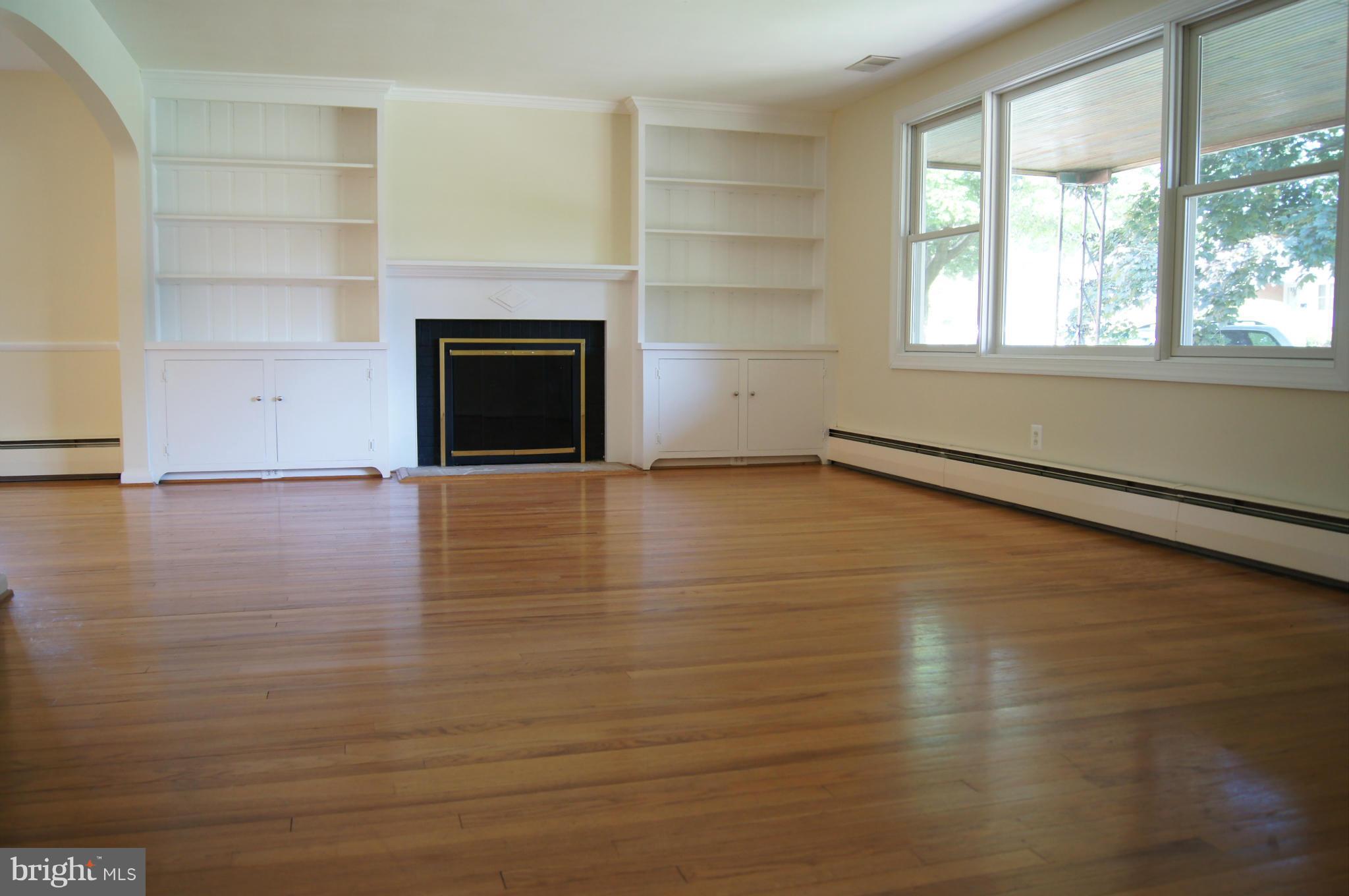 906 Rappaix Court Baltimore, MD 21286 - Photo 10 of 29 Charming built-ins, huge picture window. Gas heat.