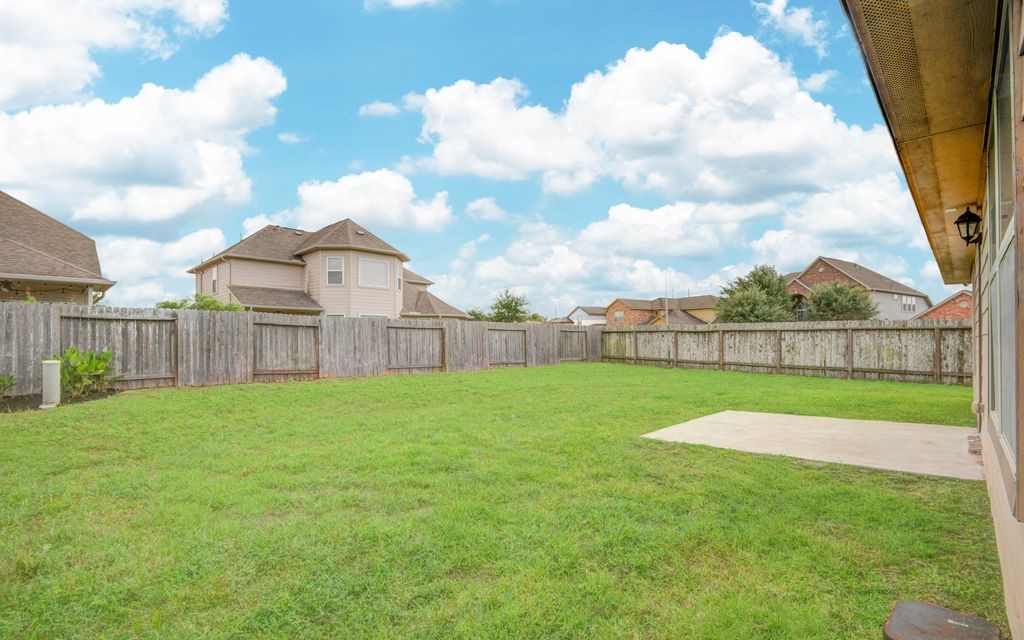 9919 Shimmering Lakes Drive Rosharon, TX 77583 - Photo 34 of 41