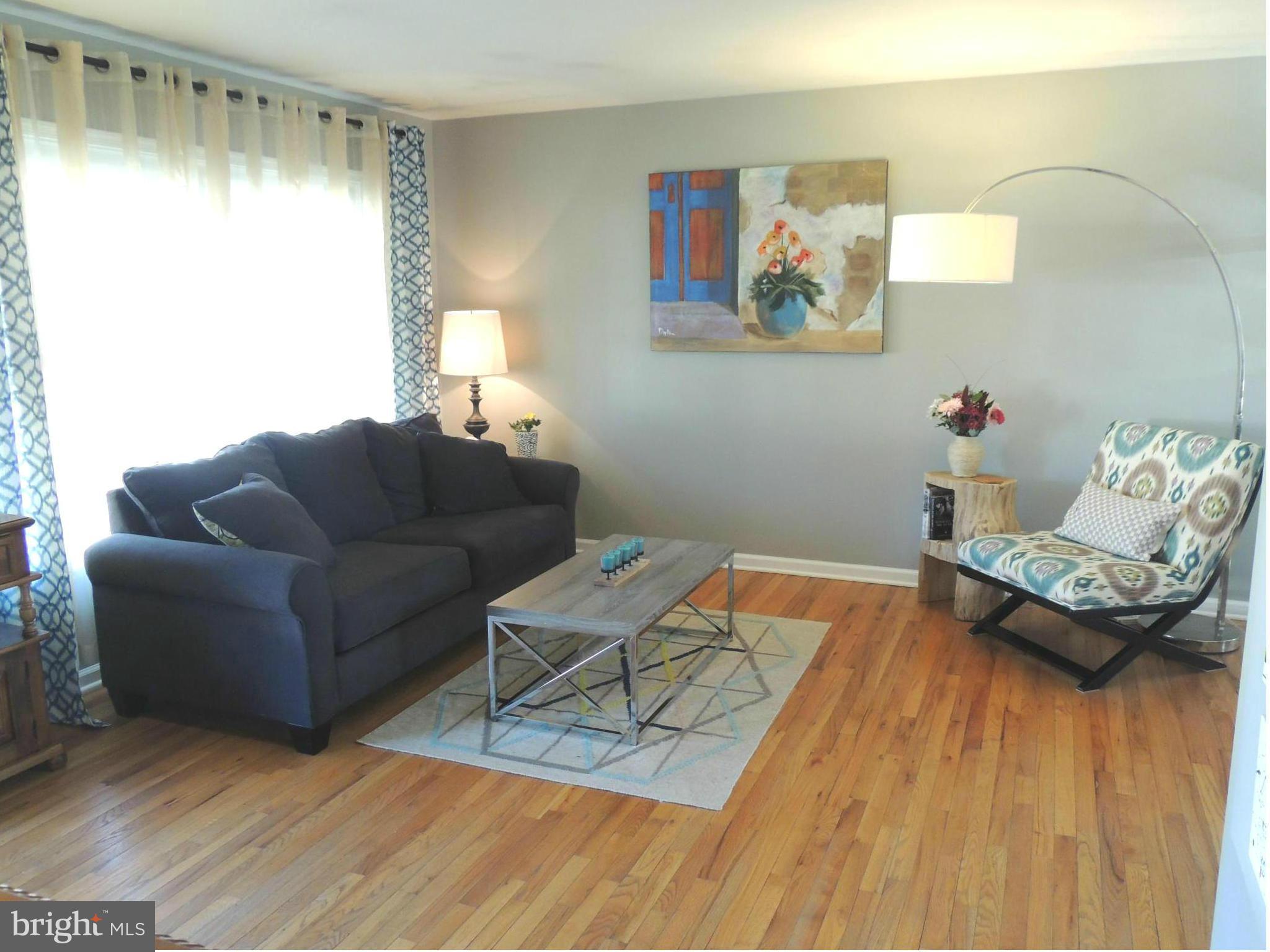 407 Bathurst Road Catonsville, MD 21228 - Photo 2 of 15 Family Room