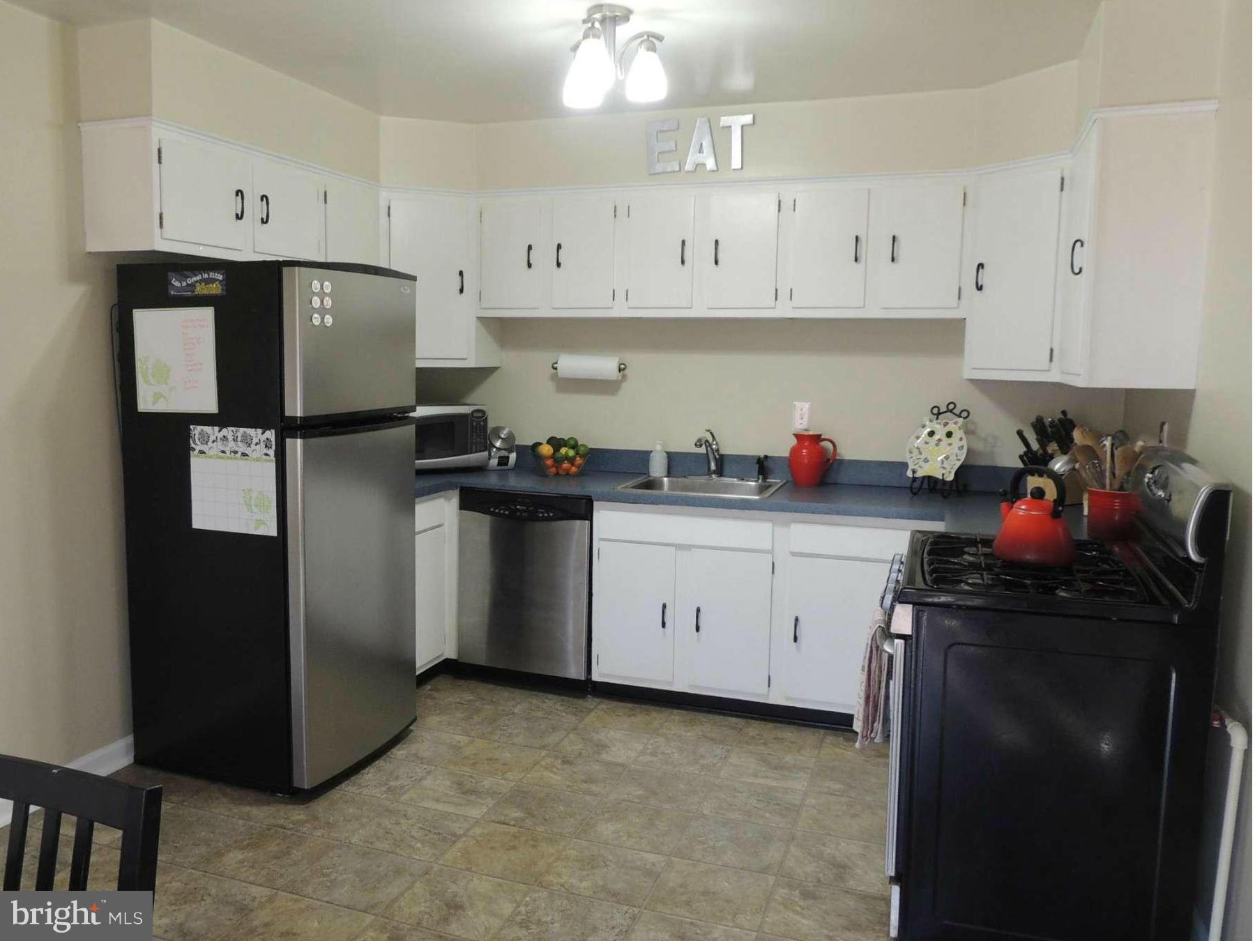 407 Bathurst Road Catonsville, MD 21228 - Photo 5 of 15 Kitchen