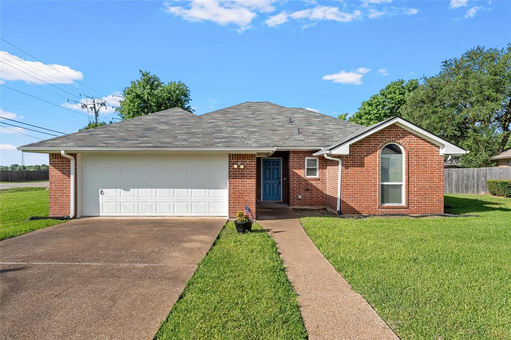 316 Evergreen Court Hewitt, TX 76643 - Photo 1 of 17