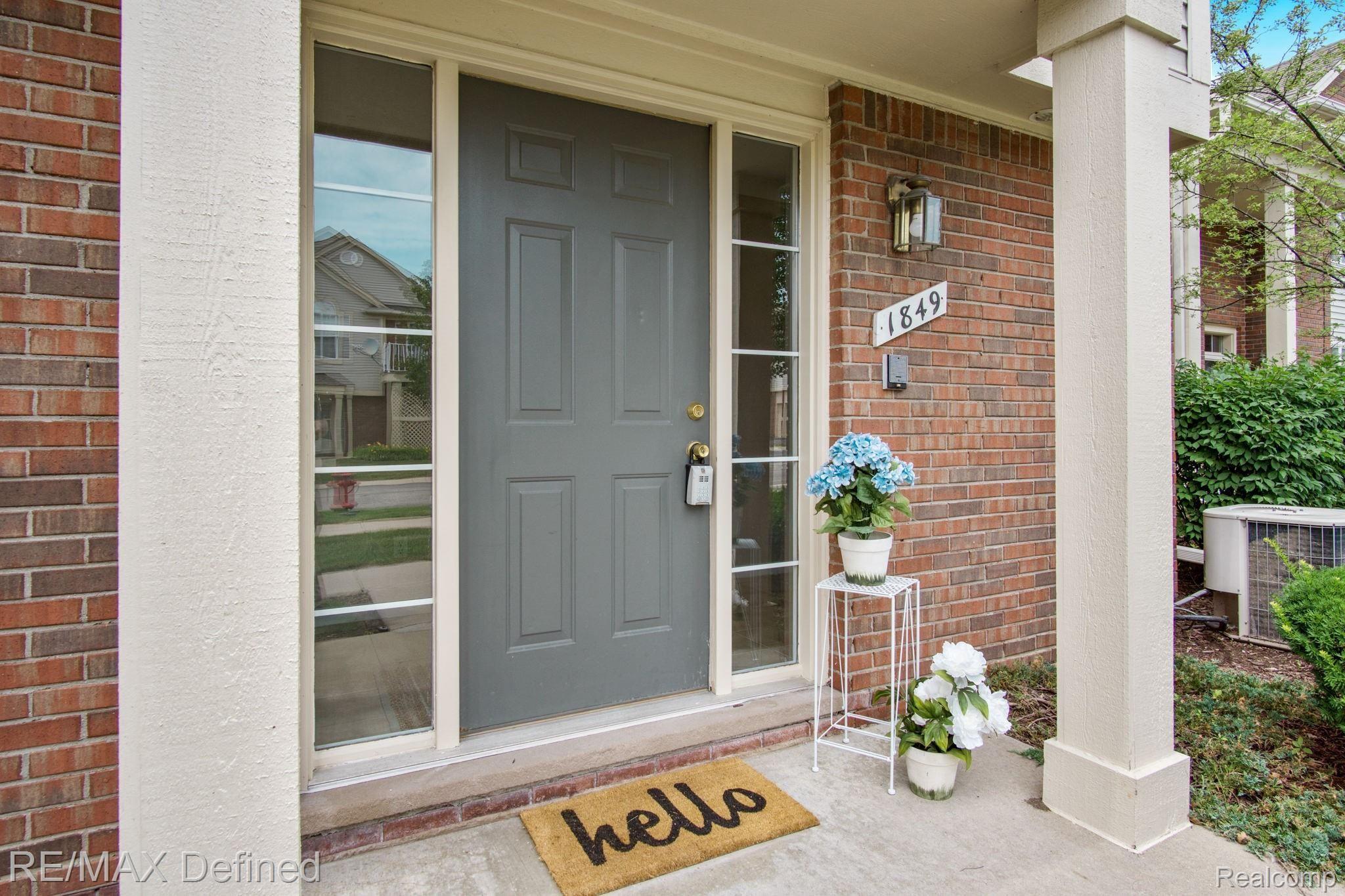 1849 Flagstone Circle Rochester, MI 48307 - Photo 5 of 23 1849-Flagstone-Cir-07.jpg