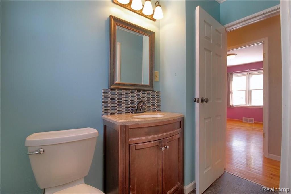 1570 Hampton Road Mount Clemens, MI 48043 - Photo 17 of 30