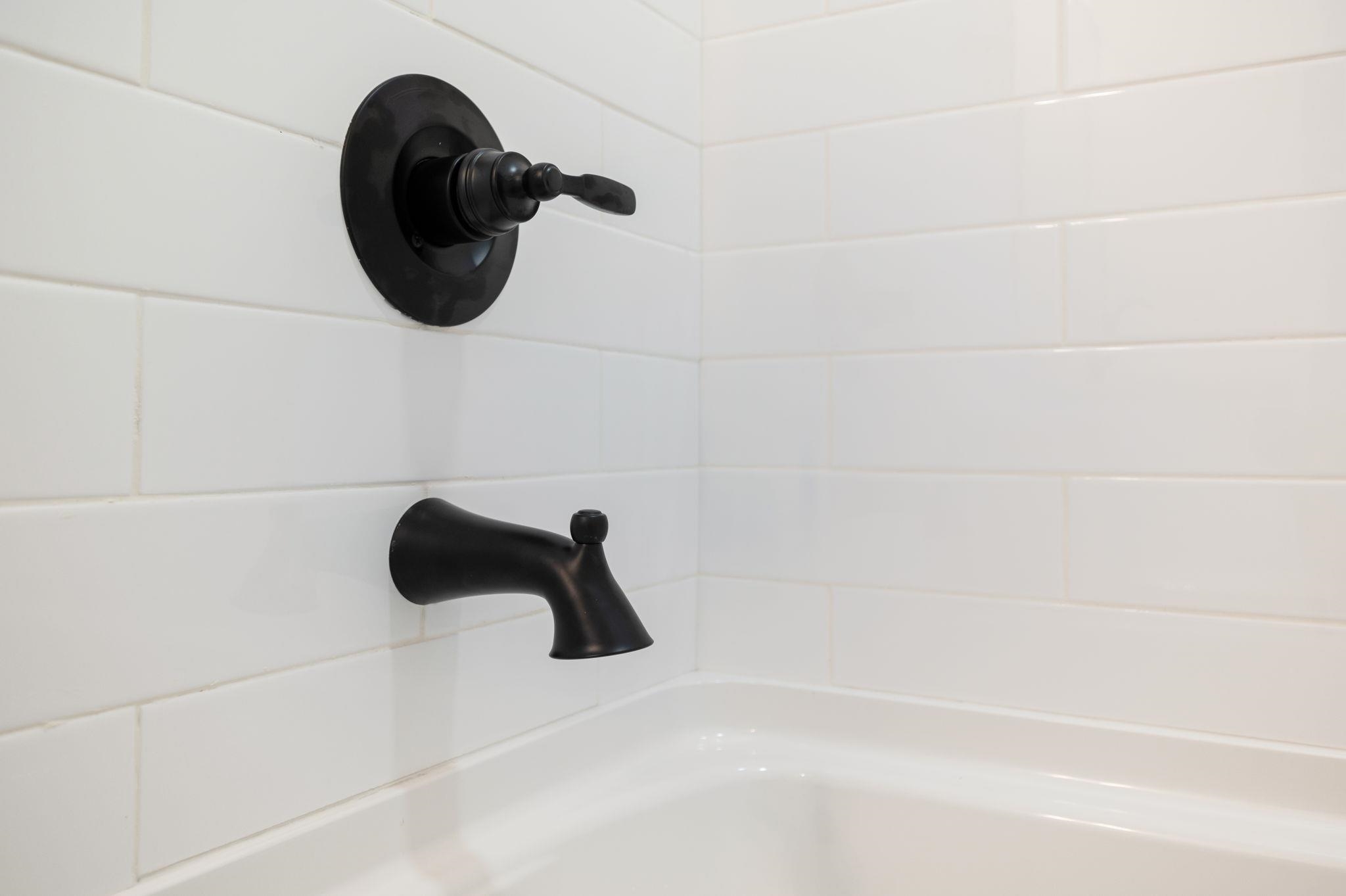 863 West 12th Street St. Augustine, FL 32084 - Photo 29 of 41 a bathroom with a shower