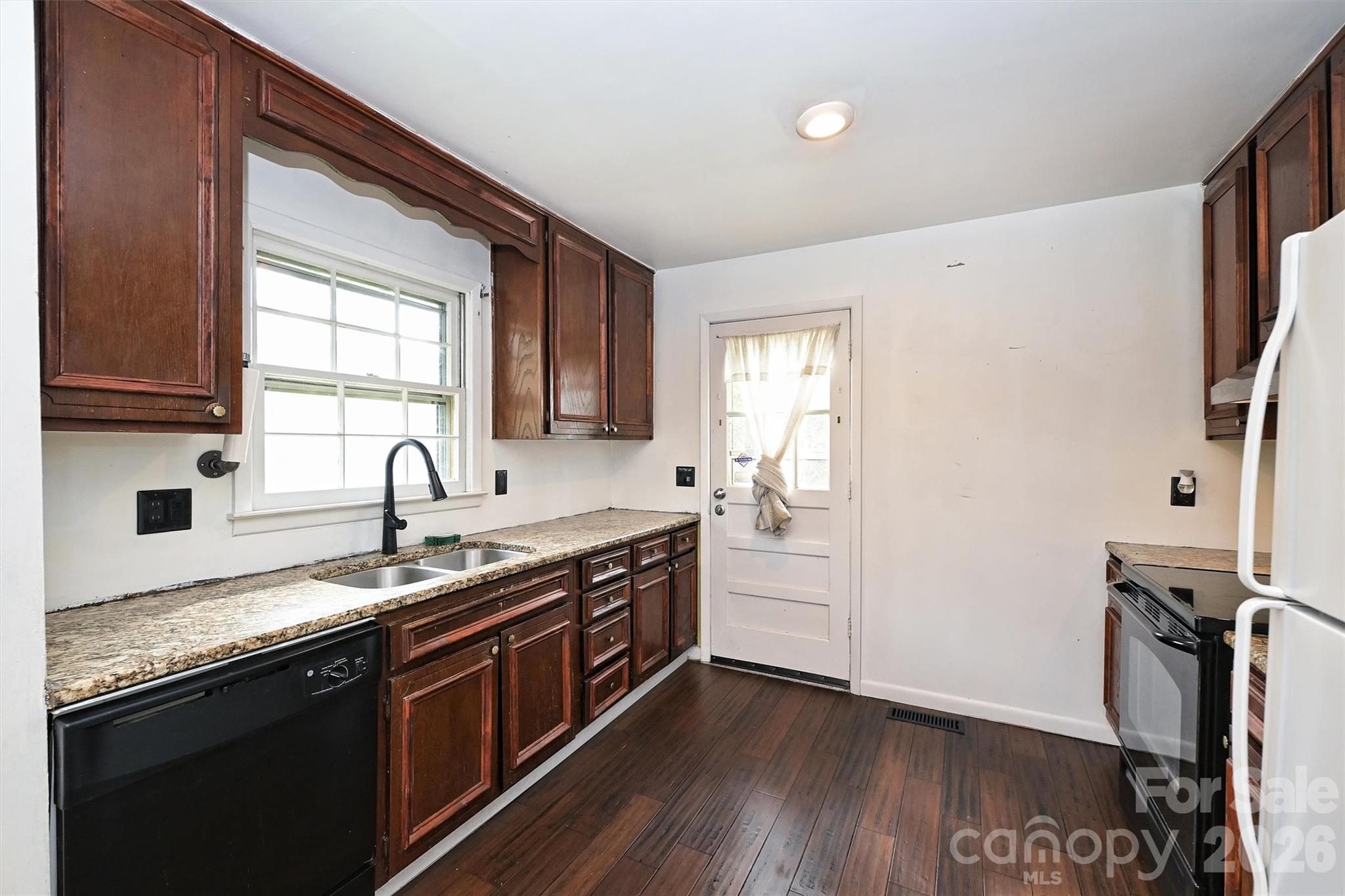 1518 Rama Road Charlotte, NC 28211 - Photo 14 of 48