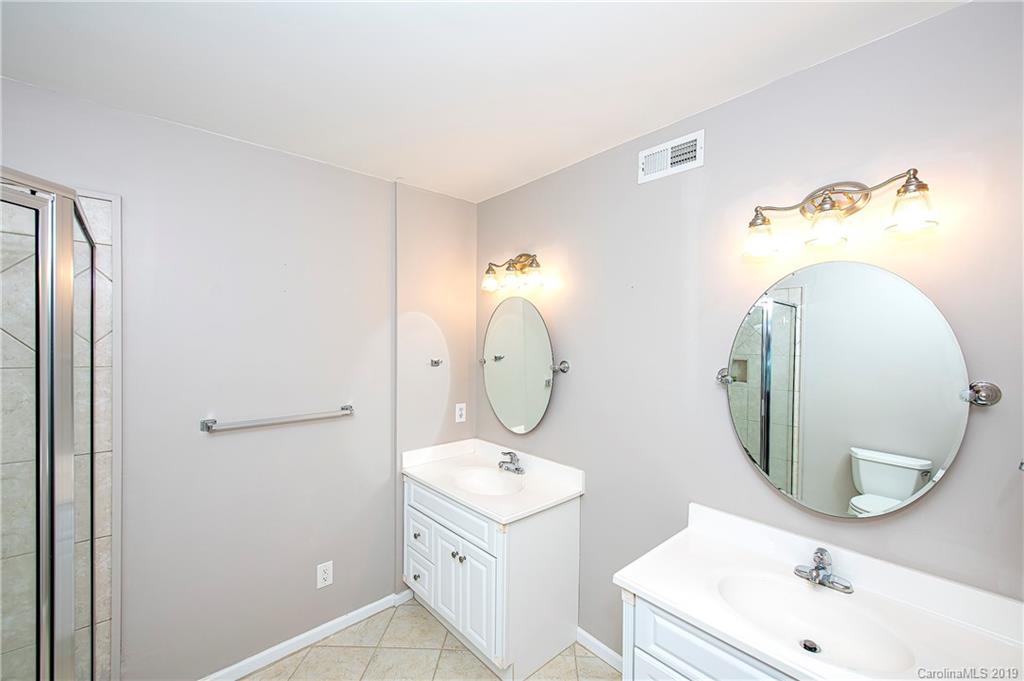 4 Cove Road Lake Wylie, SC 29710 - Photo 22 of 48 Gallery Image 22